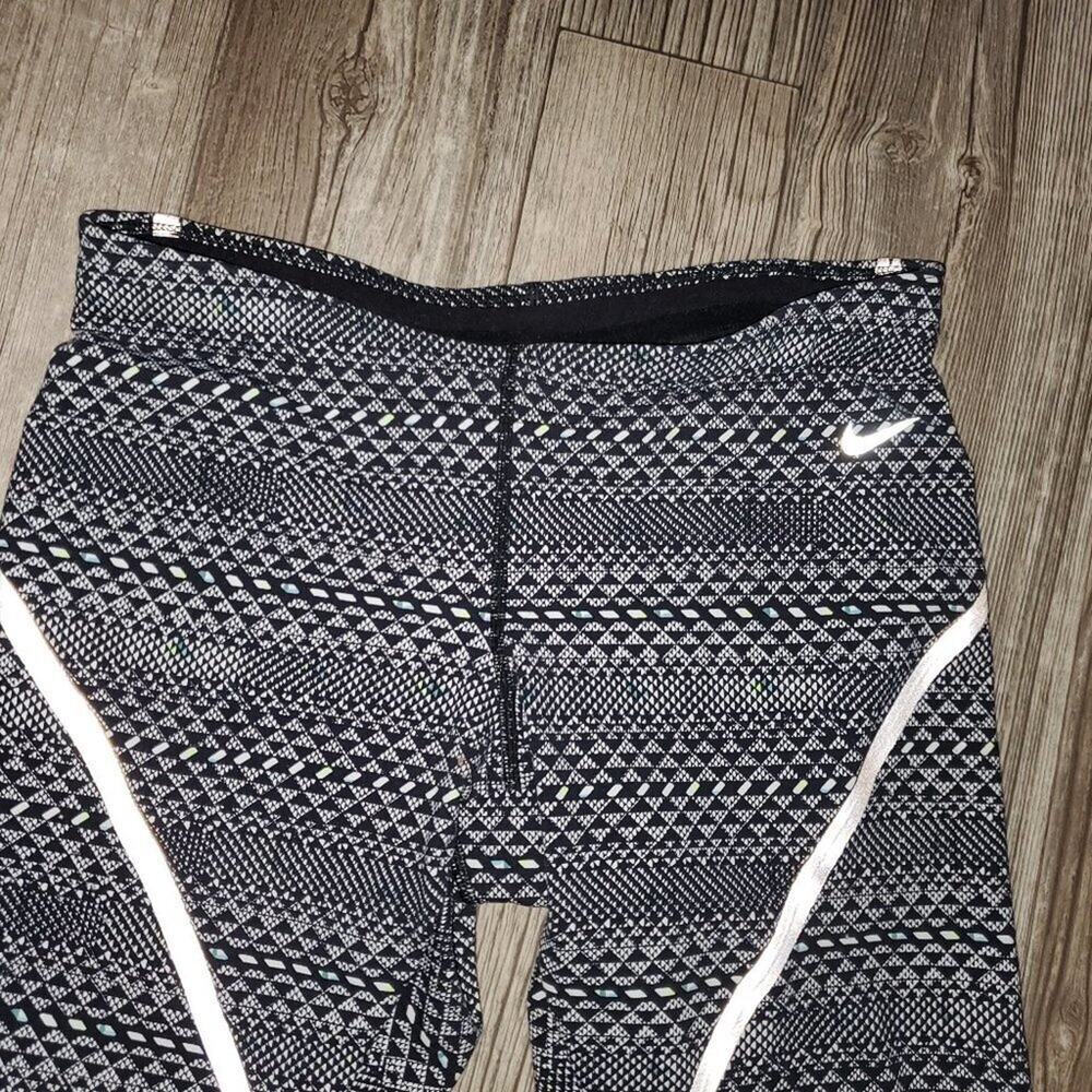 Nike Dri-Fit Lux Capri Reflective Crop LeggingsEUC - Picture 7 of 8